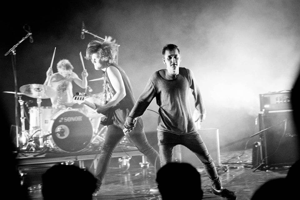 Elivro-grundarna i sitt rockband